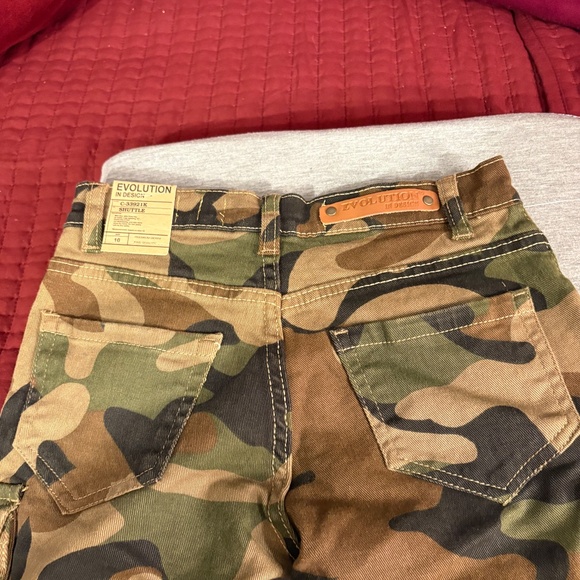 Evolution In Design Pants - Picture 9 of 10